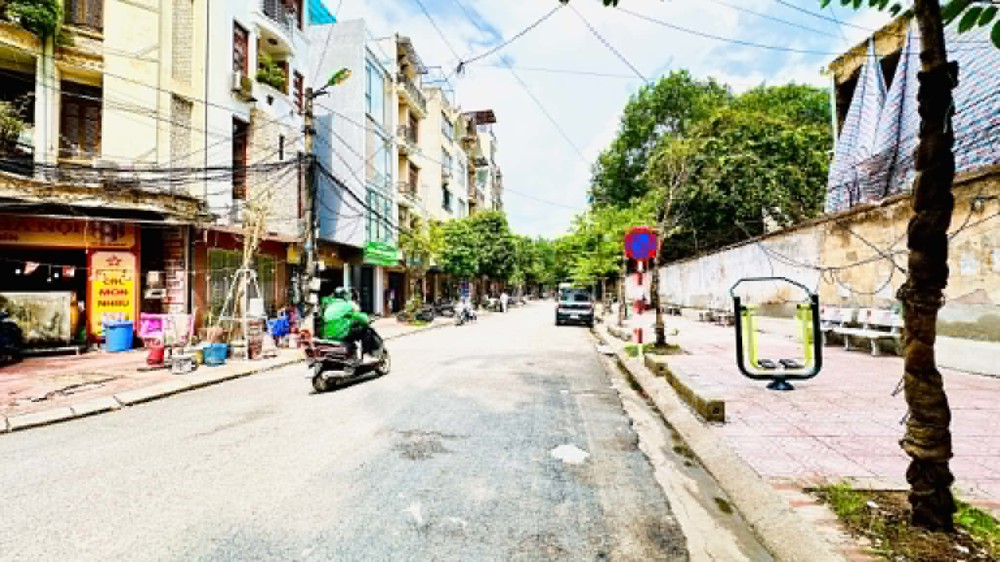 Bán Mảnh Đất Khu 7.2Ha Vĩnh Phúc- Ba Đình, 93M, Mặt Tiền 8.7M, 2 Mặt Vỉa Hè