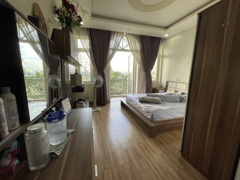 Bán Nhà Đường Số 11, Trường Thọ, Thủ Đức, Tp Hcm. Dt 90M2, 4 Tầng, Shr. Giá 15.3 Tỷ