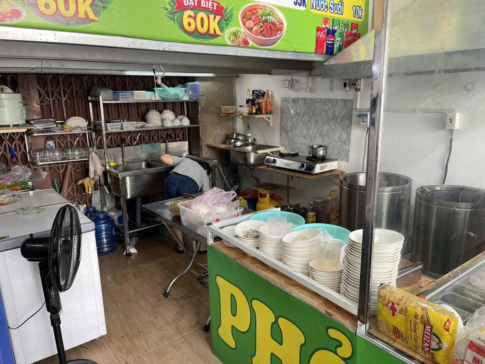 Tân Phú ! Chốt Nhanh ! Sang Rẻ Quán Phở Chỉ 49Tr , Sân Rộng 8M ( 10 Bàn ) , Lề Đường 4M, Tel :