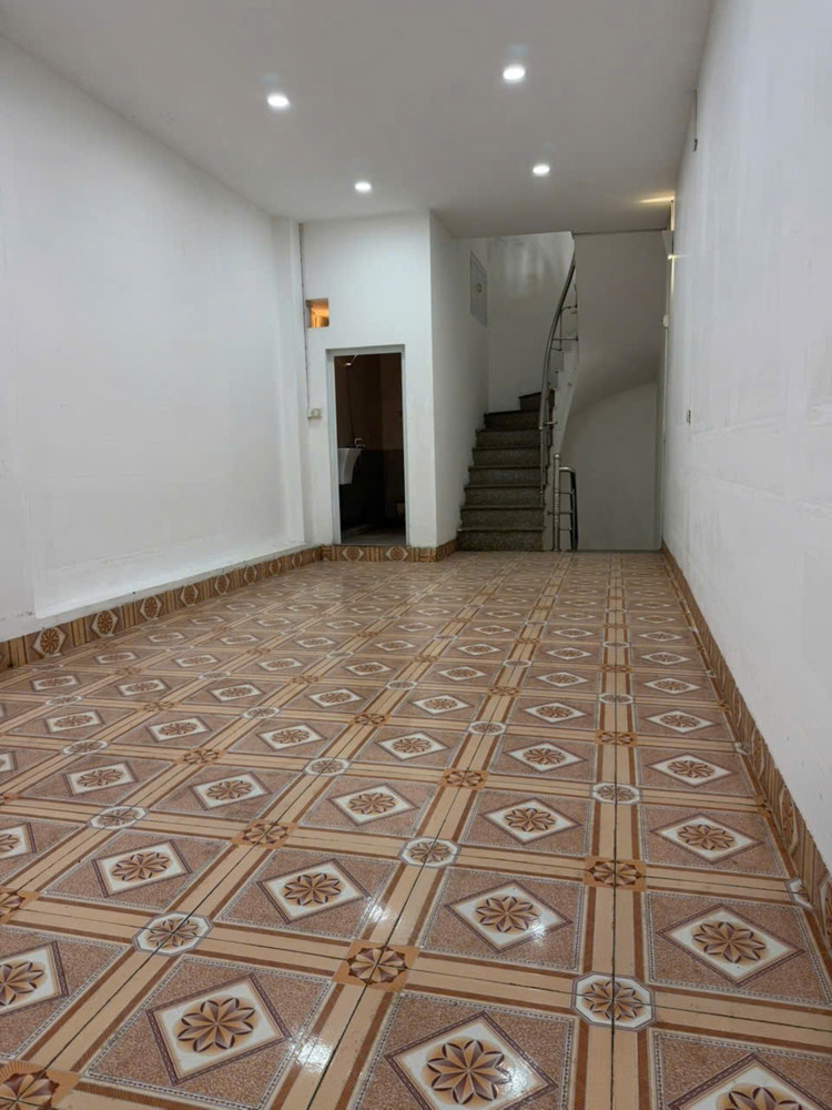 Cho Thuê Nhà 6 Tầng,Nhiều Phòng,Phù Hợp Nhiều Mô Hình Kinh Doanh,Mặt Đường Số 171 Cầu Diễn