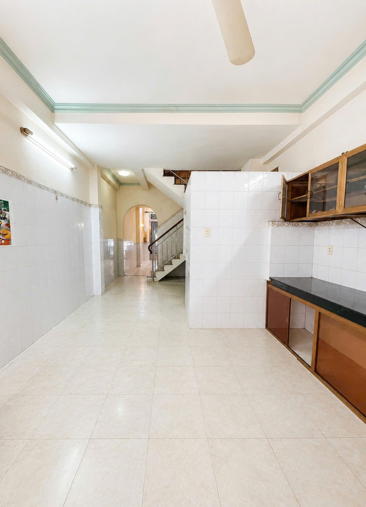 Sát Trục Lạc Long Quân - Âu Cơ (P.tân Hòa) - Đường Nhựa 8M - 85M²