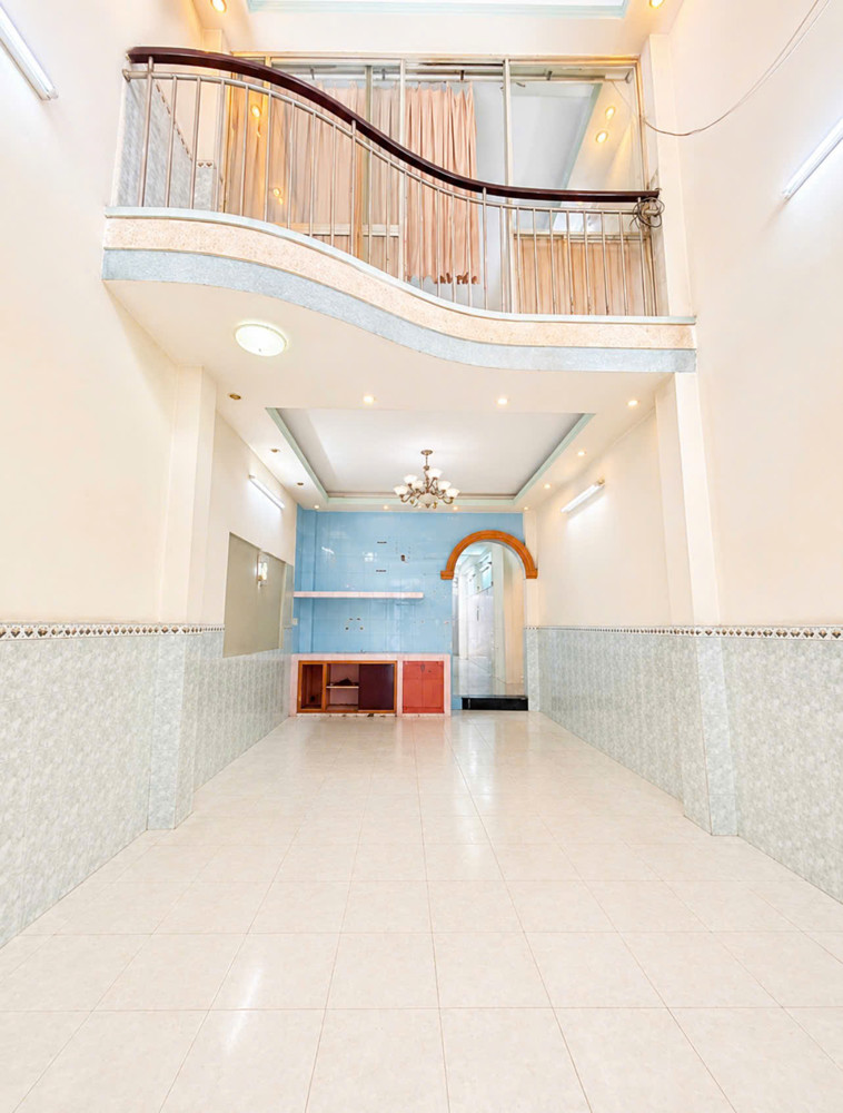 Sát Trục Lạc Long Quân - Âu Cơ (P.tân Hòa) - Đường Nhựa 8M - 85M²