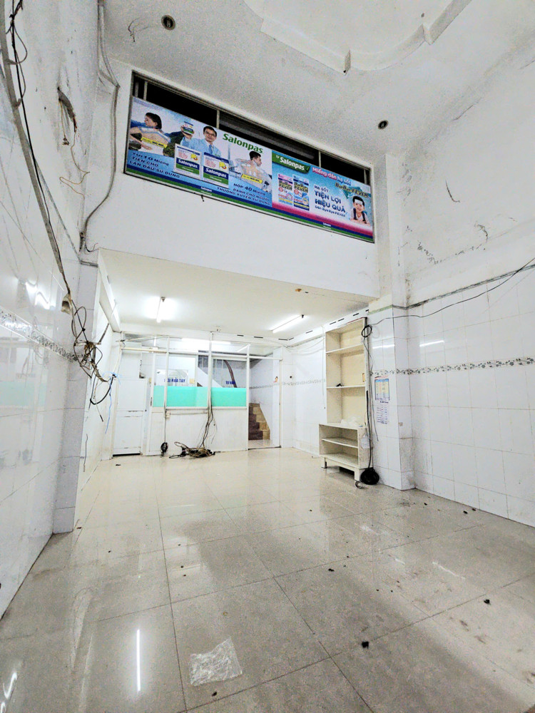 Bán Nhà Mặt Tiền Kinh Doanh Cạnh Q1 Ngang 4 Dài 10 Đúc 5 Tấm Dòng Tiền Thuê 30 Triệu