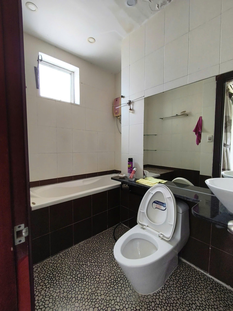 Chính Chủ Bán Căn Hộ Cc 100M2 Sổ Sẵn Full Nội Thất Tại Kdc Trung Sơn