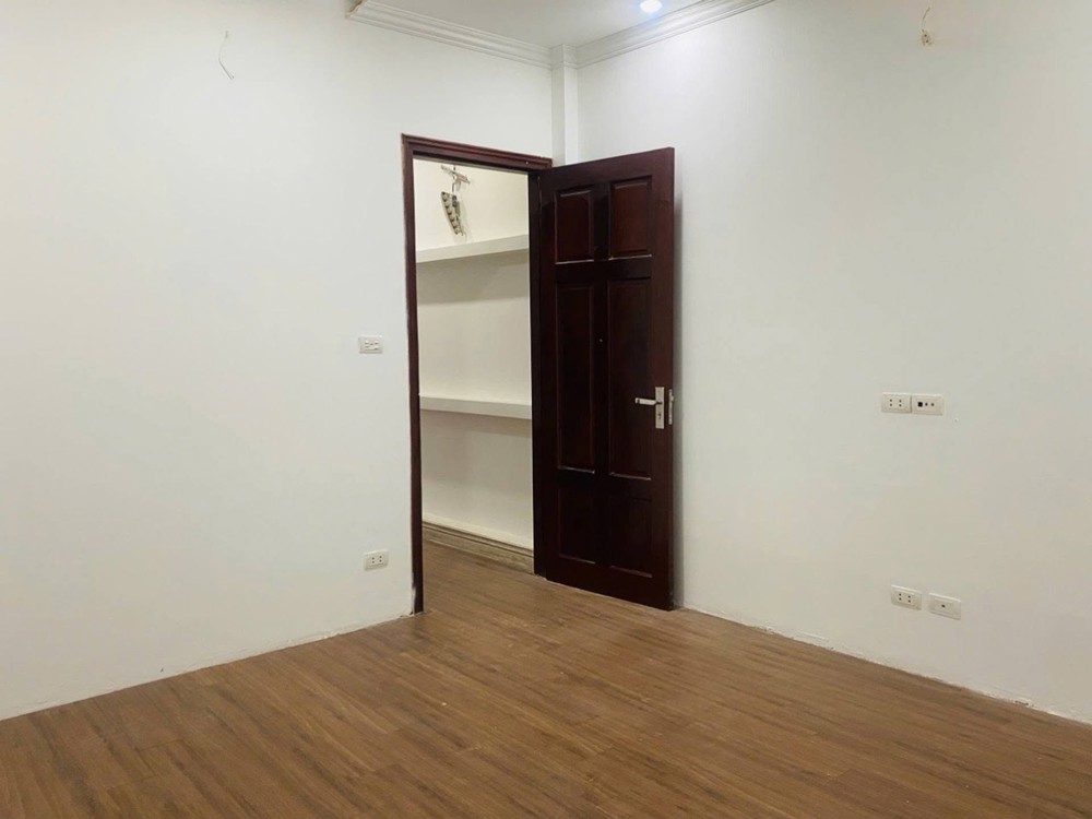 Phân Lô – Ô Tô Đỗ Cửa – Chỉ 10M Ra Phố – 6 Phòng Ngủ – Giá 13 Tỷ Nhà Đẹp 51M² X 5 Tầng, Mặt Ti