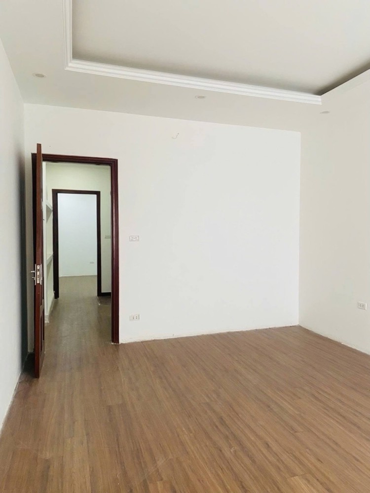 Phân Lô – Ô Tô Đỗ Cửa – Chỉ 10M Ra Phố – 6 Phòng Ngủ – Giá 13 Tỷ Nhà Đẹp 51M² X 5 Tầng, Mặt Ti