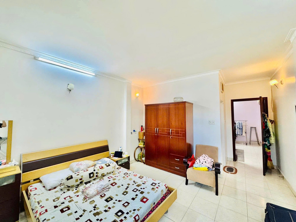 Bán Nhà Mặt Tiền Nguyễn Văn Đậu - Gần Phan Văn Trị, 4,2X20m, 3 Tầng - 4 Pn, Chỉ 18,9 Tỷ