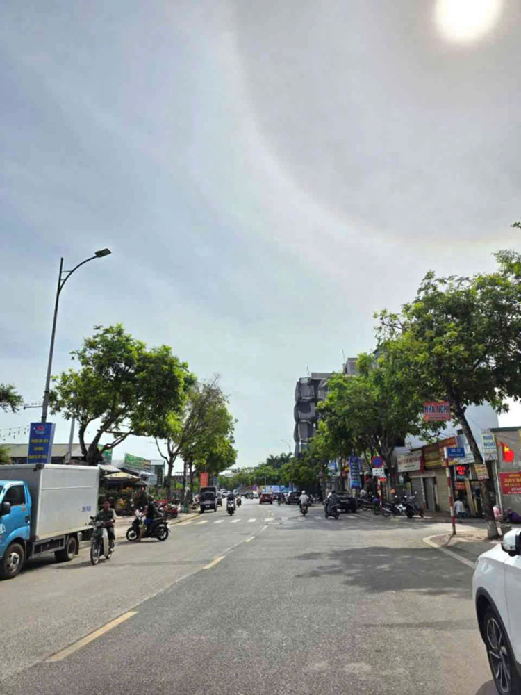 Nhà Thạch Bàn, Cổ Linh 6 Tầng – Ô Tô Đỗ Cổng – Gần Hồ Điều Hoà Và Aeon Mail – Chỉ 7,X Tỷ