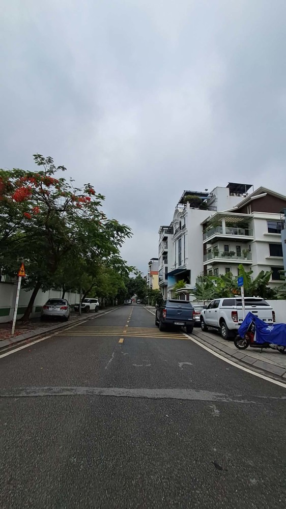 Bán Đất Việt Hưng 50M2- Mt 4.3M- Vỉa Hè, Ô Tô Tránh Đỗ- Hơn 12 Tỷ