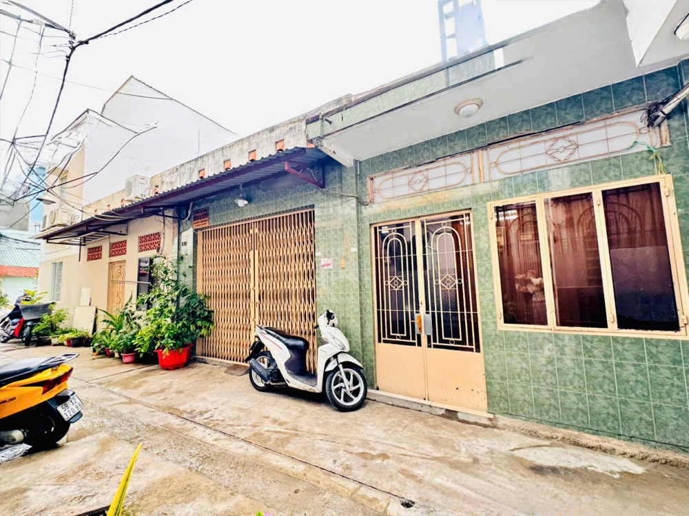 Quận 1: Ngang Lớn 13M*12m Sh Vuông Đẹp- Nhà 2 Tầng Hxh Nguyẽn Trãi, P.cầu Ông Lãnh- Xung Quanh Nhà