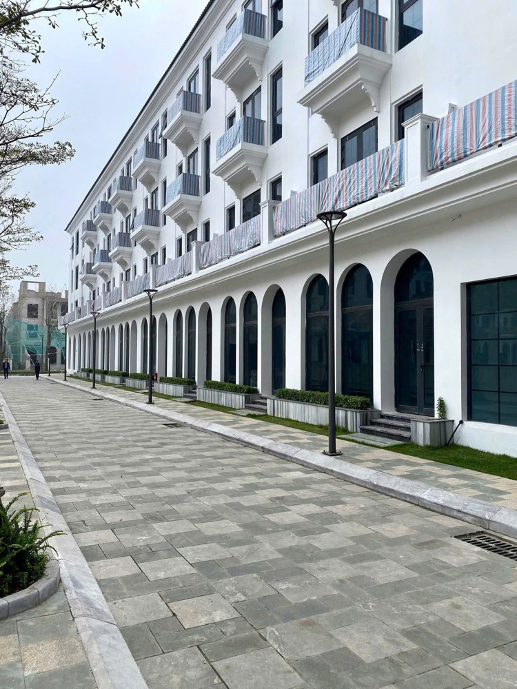 Sh Góc 135M² Sunshine Golden River 2 Mặt Tiền Đại Lộ 30M Gần Công Viên 66Ha 80 Tỷ