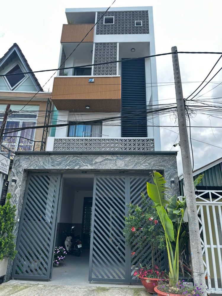 Chính Chủ Bán Nhà 5 Tầng Có Sân Ô Tô – Đường Lê Hồng Phong, Phường Xuân Hương (Phường 4 Cũ), Đà Lạt