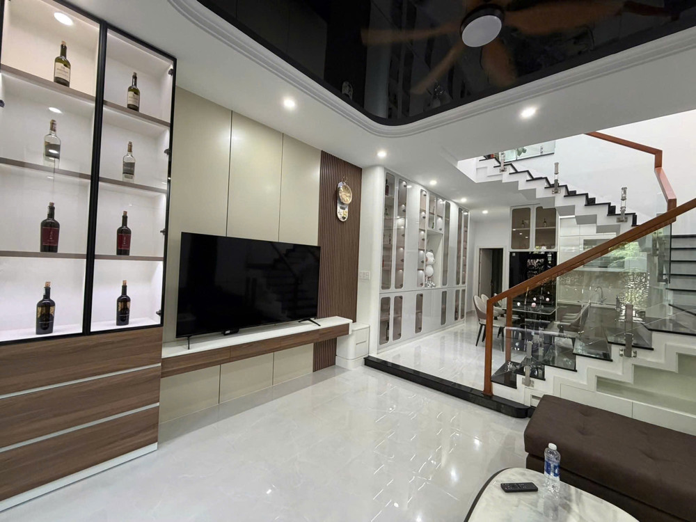 Biệt Thự 2 Tầng Đường 5M5 Hoà Minh - Gần Biển