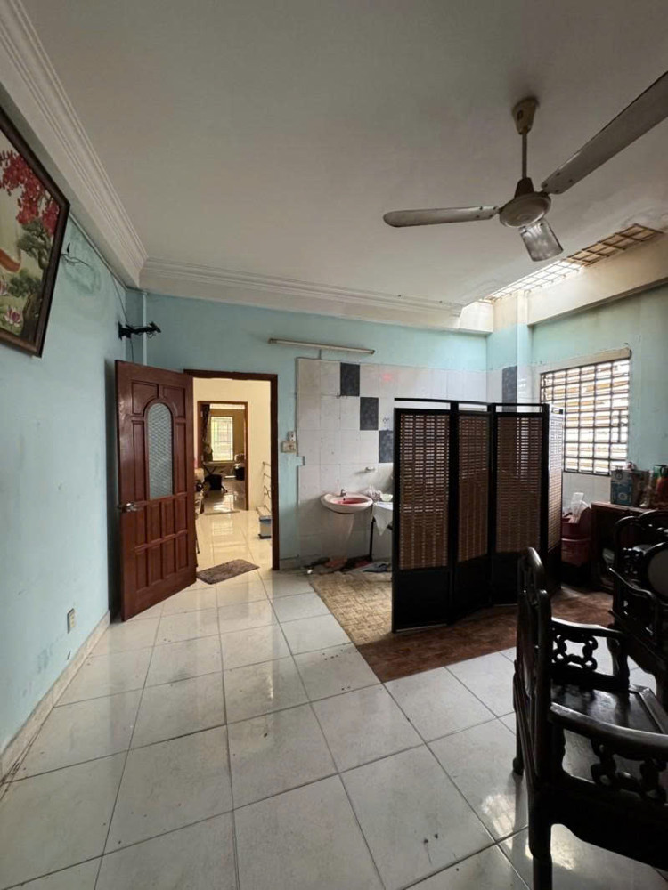 Bán Nhà Hẻm 8M Lạc Long Quân - Thuộc Quận 11, 108M2, 5X22m, 4 Tầng, Sổ A4, Chỉ 15,5 Tỷ