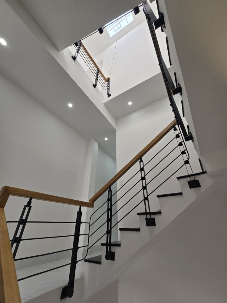 ► Mt Hoàng Diệu 2 Chiều, 77M2, 2 Mặt Thoáng, 3 Tầng Đẹp, 7Pn, Kinh Doanh Cực Ngon, Giảm Sâu 1 Tỷ