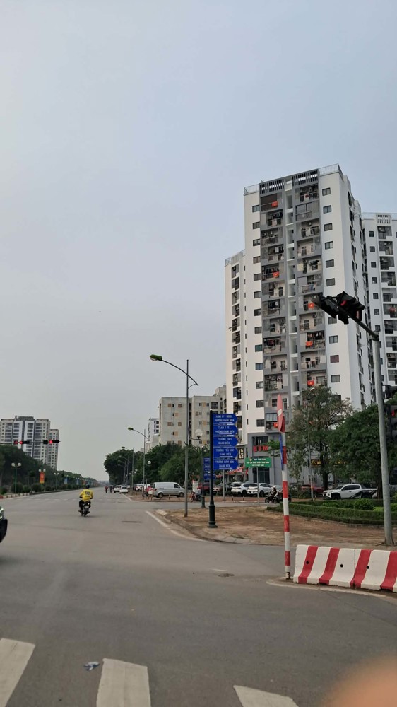 Bán Đất Việt Hưng 75M2- Vỉa Hè, Ô Tô Tránh- Lô Góc 2 Mặt Tiền- Hơn 15 Tỷ