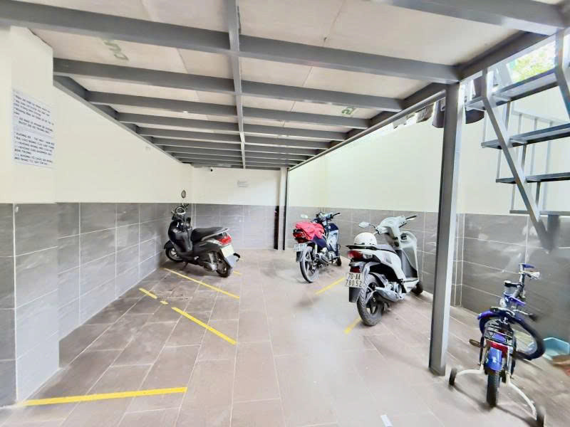 Bán Nhà 2 Tầng, Hẻm 496 Dương Quảng Hàm, 11X25m, Có 12 Chdv, Gpxd 7 Tầng, 25,6 Tỷ
