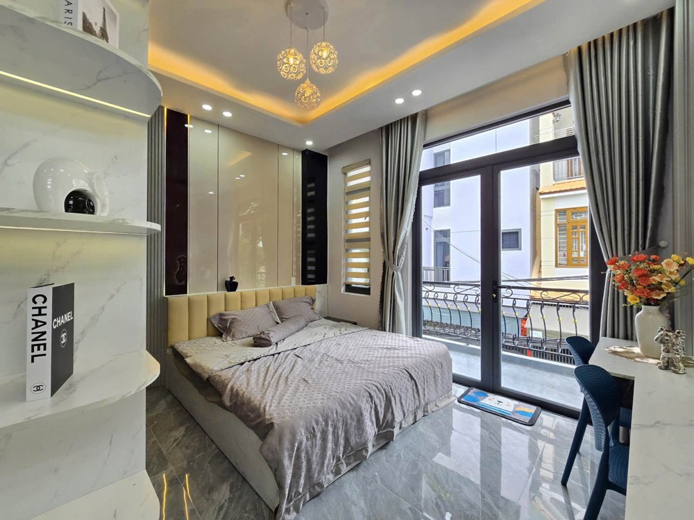 Siêu Phẩm - Vila 3 Tầng 2 Mặt Tiền Thoáng Mát – Ô Tô Đậu Ngày Đêm