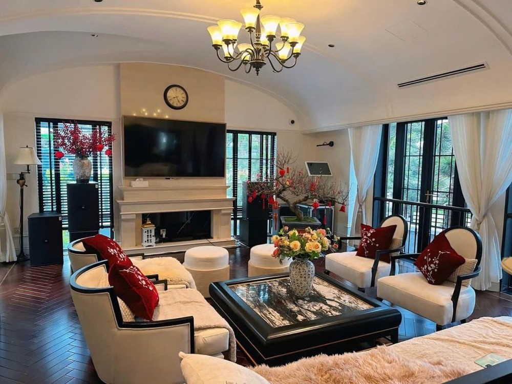 Bán Nhà Bát Khối, Long Biên 100M2- 3 Tầng- Mặt Hồ, Ô Tô Tránh Đỗ-22.X Tỷ