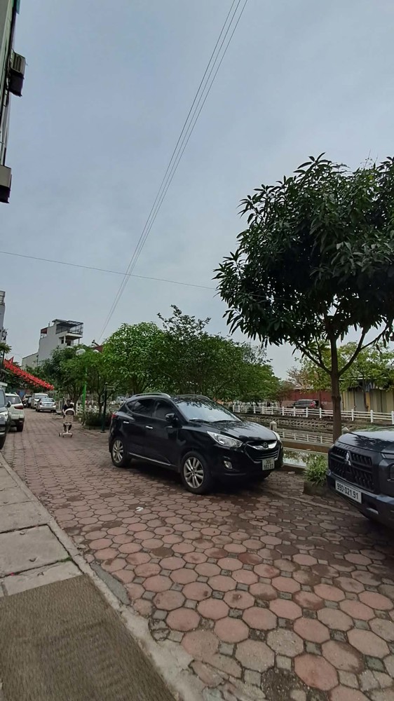 Bán Đất Phúc Lợi 62M2- Mt 4M- Mặt Hồ, Ô Tô Tránh Đỗ- Nhỉnh 10 Tỷ