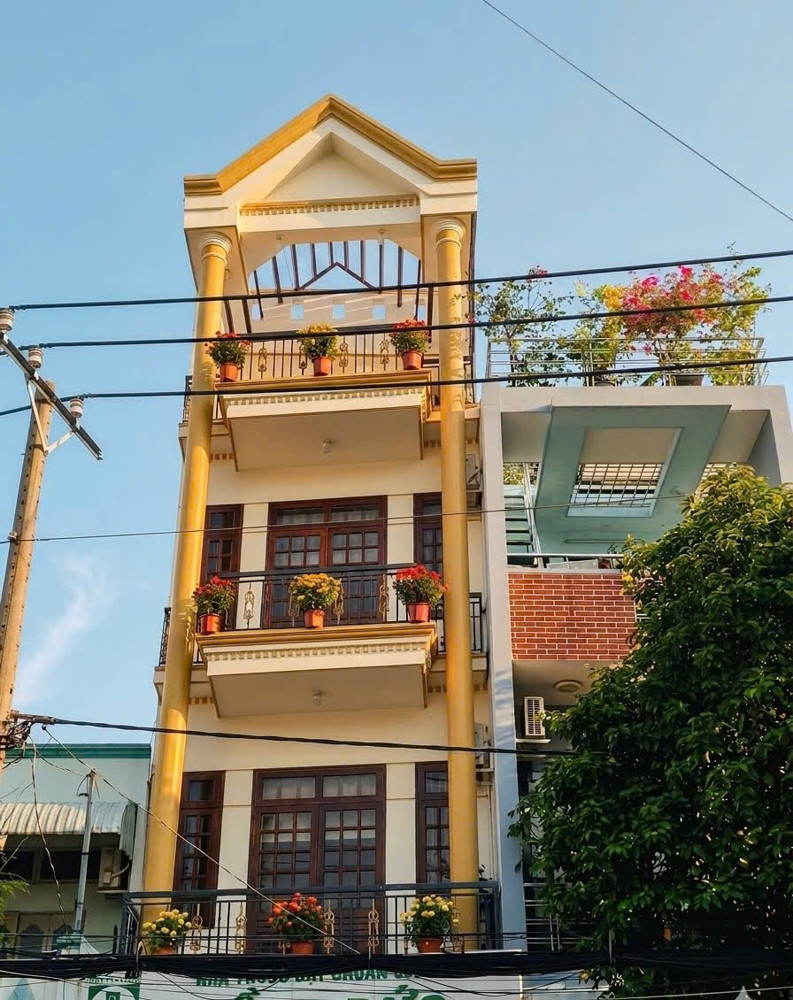 Cho Thuê Nhà Kinh Doanh 1 Trệt 3 Lầu, Sân Thượng, 5Pn- Mặt Tiền Đường Trần Thị Trọng, P. 15, Tân