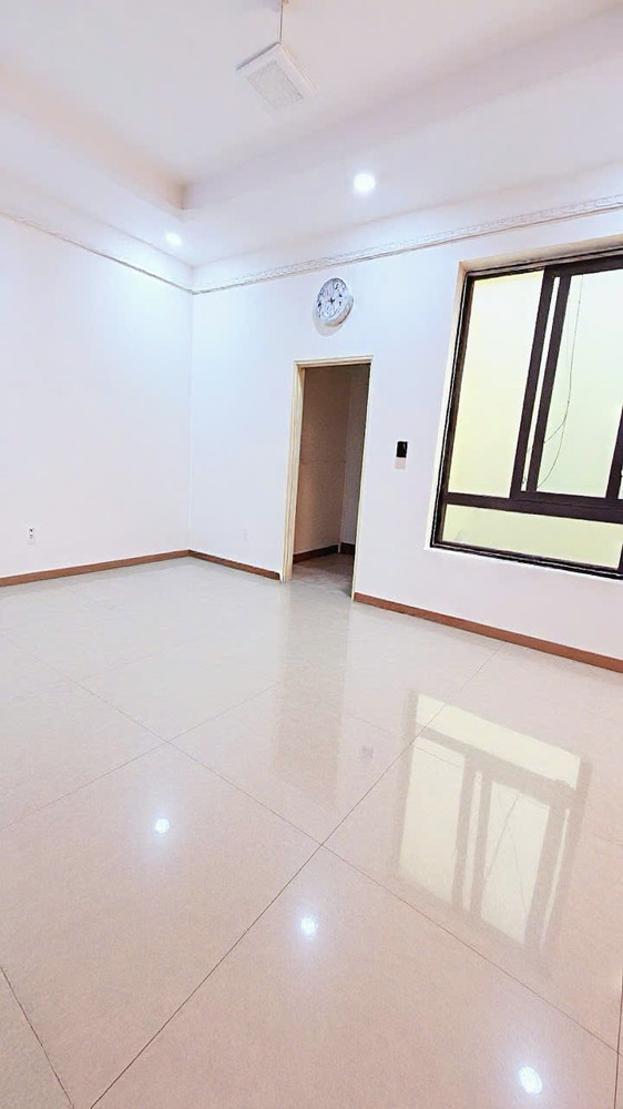 Nhà Phố 2 Tầng, Hàng Xóm Vạn Phúc - 55M2 – Nhỉnh 6 Tỷ - Đường 6M – Ôtô Dậu Trước Nhà