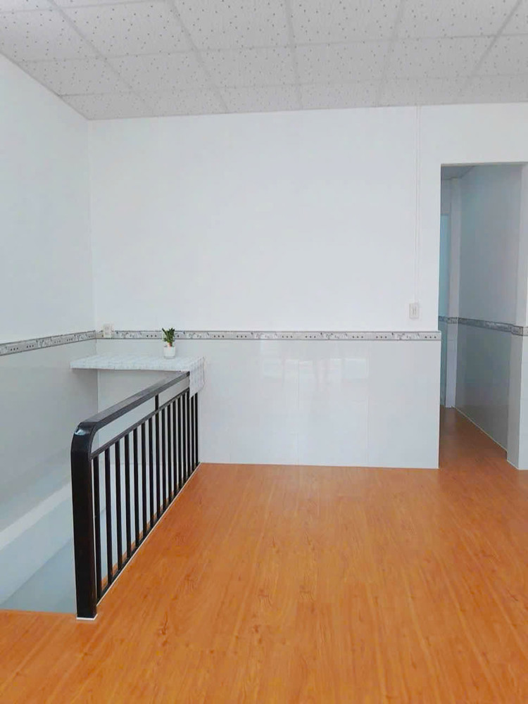 Nhà Phố Đối Diện Vạn Phúc - 50M2 – Nhỉnh 4 Tỷ - Khu Vực Có Nhiều Chung Cư, Tiện Ích Đầy Đủ