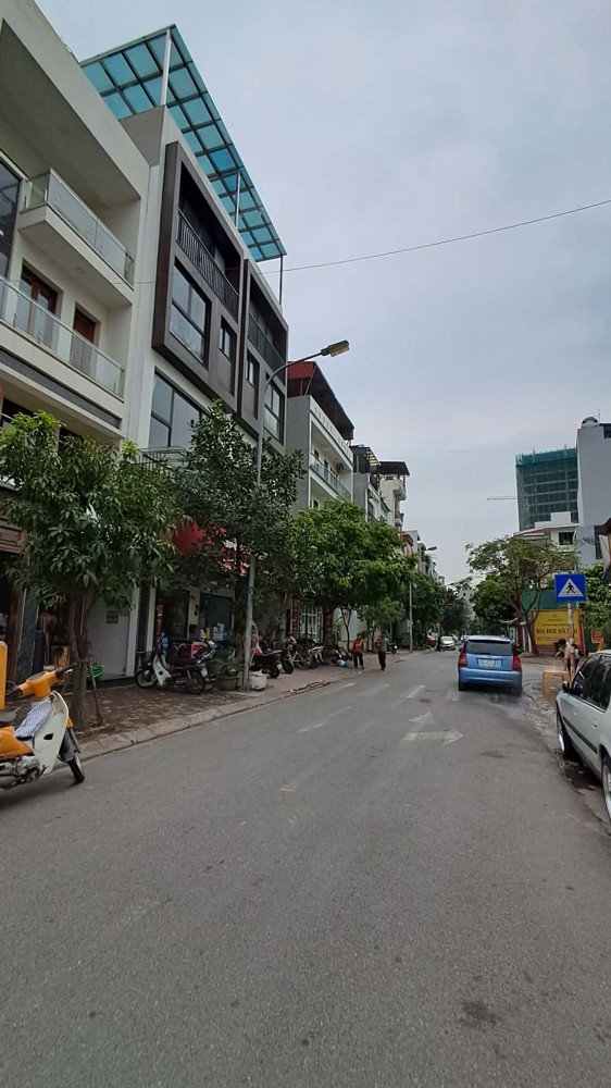 Bán Nhà Phúc Lợi 81M2- 5 Tầng Thang Máy- Mặt Phố Kinh Doanh- 23.5 Tỷ