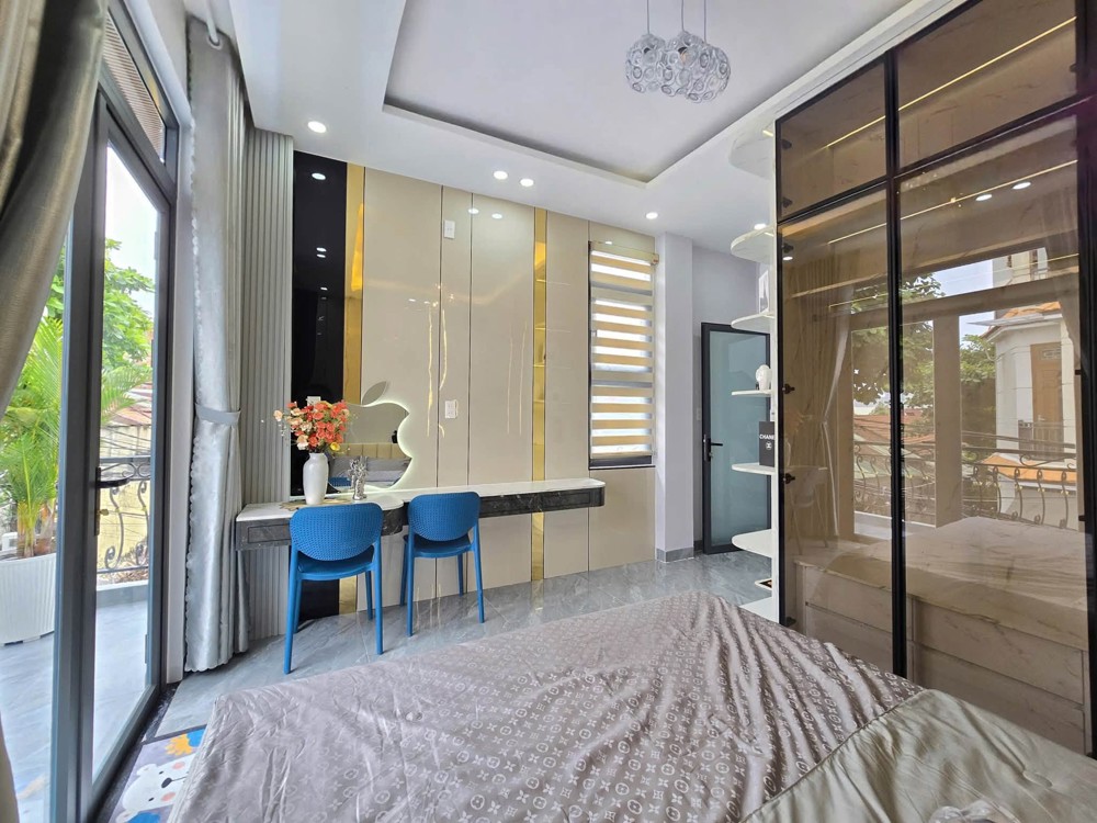 Siêu Phẩm - Vila 3 Tầng 2 Mặt Tiền Thoáng Mát – Ô Tô Đậu Ngày Đêm