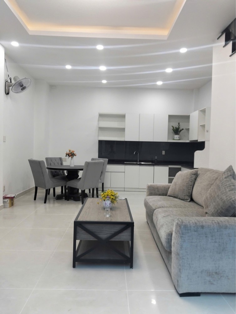 Nhà 3 Tầng Kiên Cố ,45M2,Hẻm Đẹp Thông Phù Hợp Mua Ở Hoặc Cho Thuê Giữ Tiền Đầu Tư, Chỉ Nhỉnh 4 Tỷ