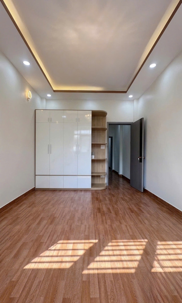 Bán Nhà Đẹp Ngay Âu Cơ - Lạc Long Quân - Nhà Mới 4 Tầng, Hẻm Ô Tô