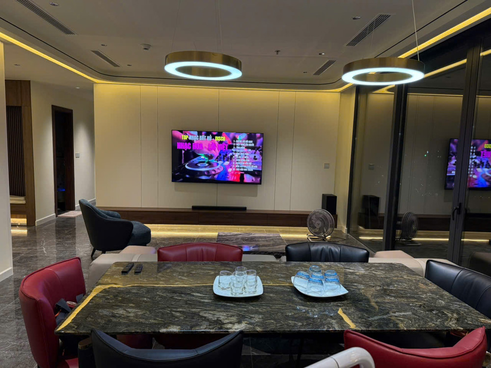 Cho Thuê Ch 3Pn Sunshine Golden River – 141M² Full Nội Thất Cao Cấp View Công Viên 66Ha