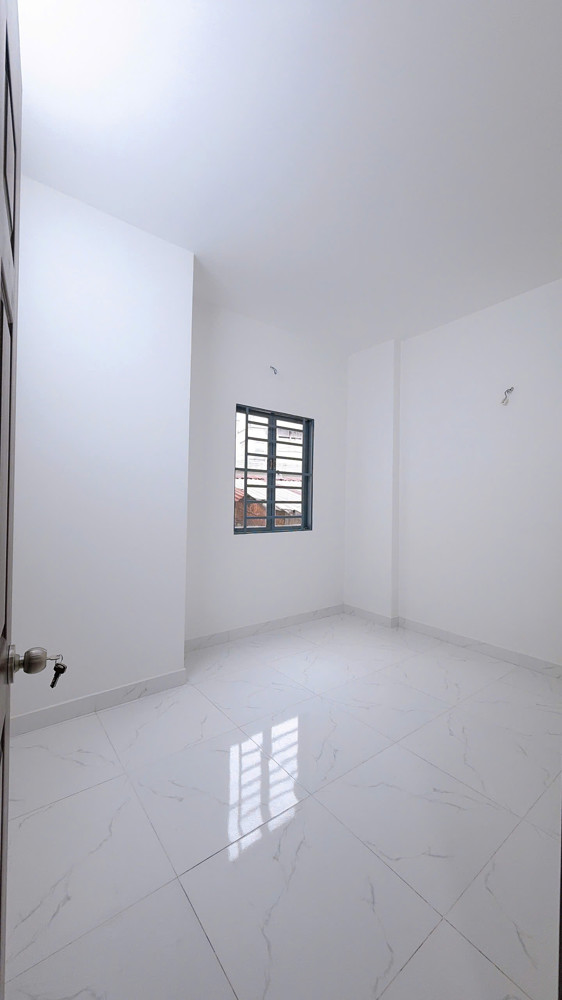 Sát Mặt Tiền Trung Tâm Q4 Kế Q1ngang Bề Thế 5 Dài 8 Đúc Bê Tông Xây Mới