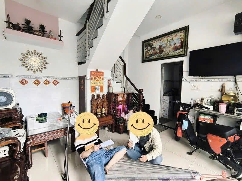Mặt Tiền Lê Quát Ngang 9M Vuông A4 - 81M2 X 2 Tầng- Xe Hơi Quay Đầu - Chỉ 7.2 Tỷ Tân Phú - Sổ Hồng