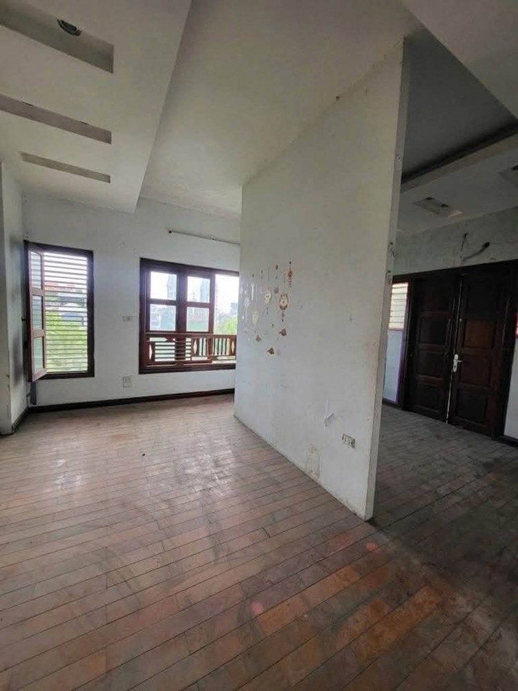 Bán Nhà Giáp Bát – Dt 100M² | 4 Tầng | Mt 7M | Giá 23 Tỷ Nhà Ô Tô Tránh Vị Trí Kinh Doanh, Vừa