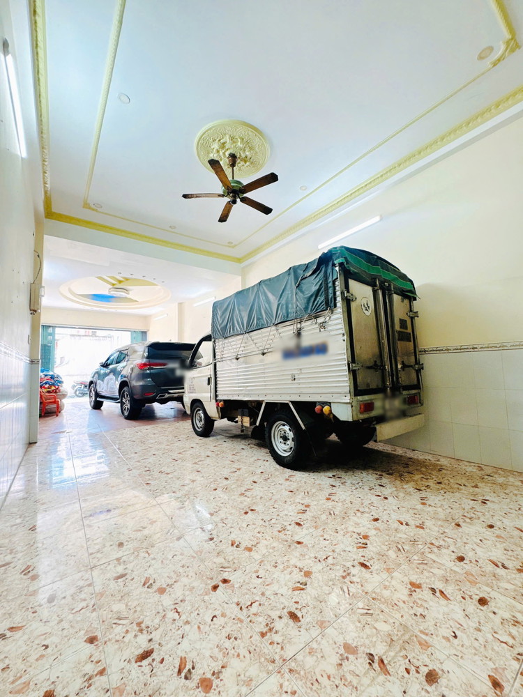 Nhà Diện Tích Lớn, Oto Đậu Trong Nhà Mt Ba Đình P10q8 P.chánh Hưng
