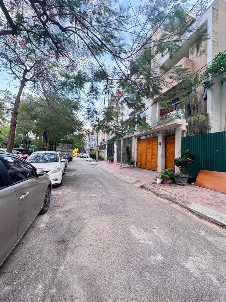 Bán Biệt Thự Sài Đồng 110M2- 4 Tầng Thang Máy- Dòng Tiền Khủng- 29 Tỷ [0372311369]