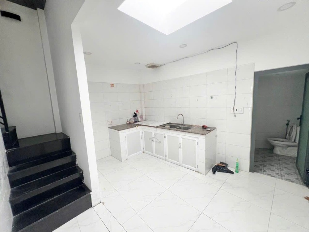 Nhà Phố Tầm Giá Dễ Tiếp Cận Cho Người Mua Lần Đầu,2 Tầng Hương Lộ 2,Sát Bệnh Viện Bình Tân