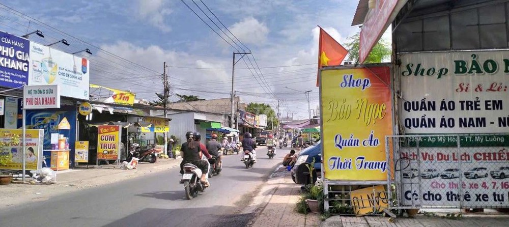 Cho Thuê Mặt Bằng Kinh Doanh Trung Tâm Mỹ Luông – Vị Trí Đẹp, Sẵn Cửa Kính, Kinh Doanh Ngay