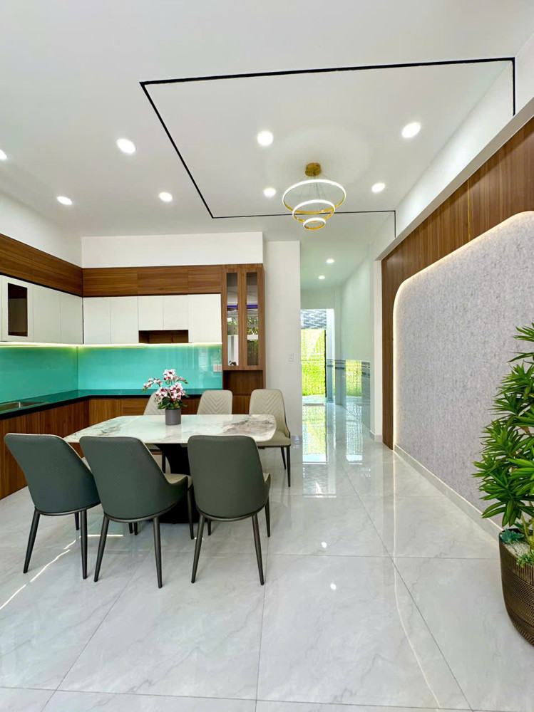 Bán Nhà Mới 100%, 106M2, 1 Trệt 1 Lầu, 3 Pn + Nội Thất, Sẵn Sổ Tại Đức Hòa, Long An