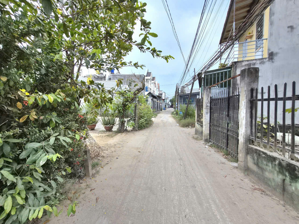 Bán Nhà Mới 100%, 106M2, 1 Trệt 1 Lầu, 3 Pn + Nội Thất, Sẵn Sổ Tại Đức Hòa, Long An