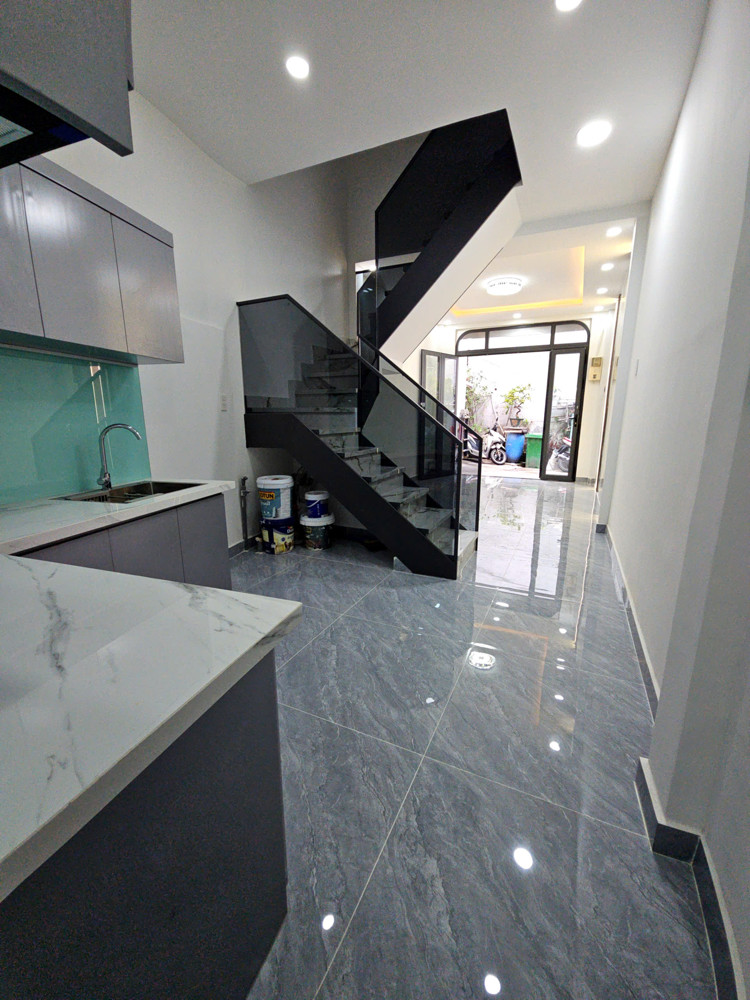 Bán Nhà Sát Mặt Tiền Kinh Doanh Trung Tâm Q4ngang 3.5 Dài 14 M Đúc Bê Tông Xây Dựng Mới
