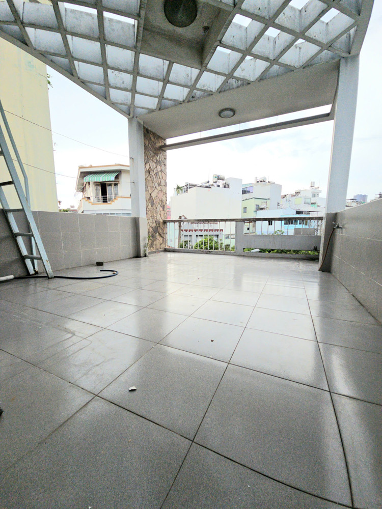 Bán Nhà Mặt Tiền Kinh Doanh Cạnh Q1 Ngang 4 Dài 10 Đúc 5 Tấm Dòng Tiền Thuê 30 Triệu