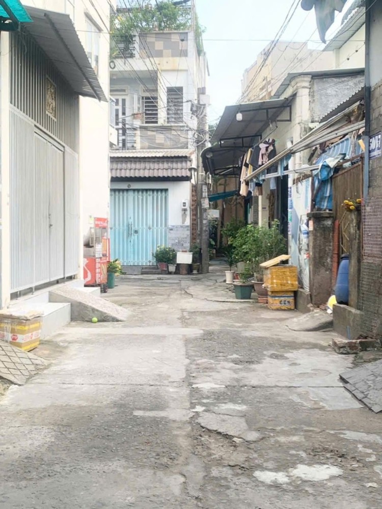 T2697* Đất Đẹp Ngang 5M Sát Chợ Lạc Quang Tiện Xây Mới 5.X Tỷ