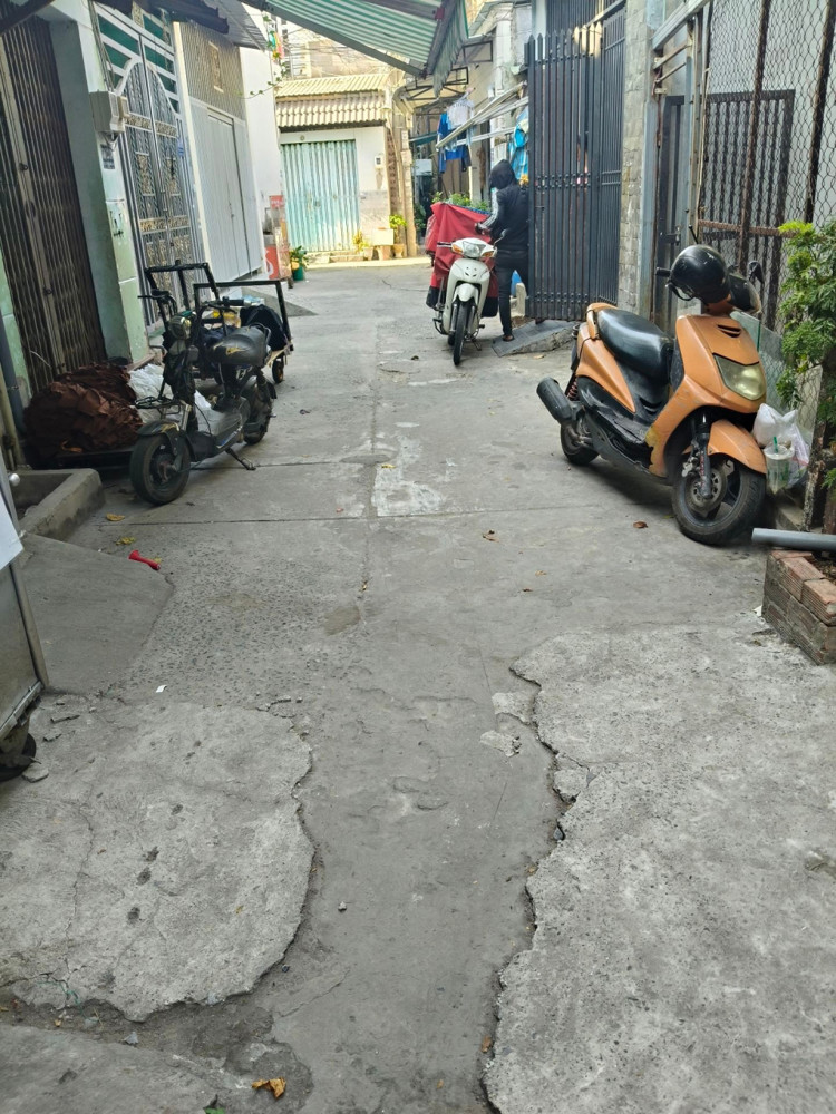 T2697* Đất Đẹp Ngang 5M Sát Chợ Lạc Quang Tiện Xây Mới 5.X Tỷ