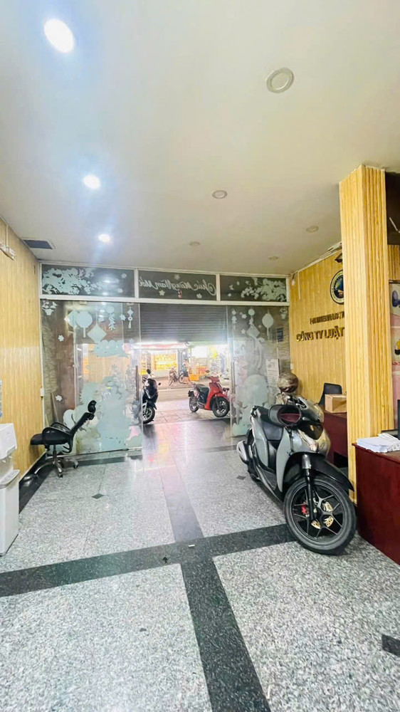 Bán Nhà Mặt Tiền Hoàng Hoa Thám - Gần Đồng Xoài, 4,6X29m, 3 Tầng, 1 Đời Chủ, 34,8 Tỷ