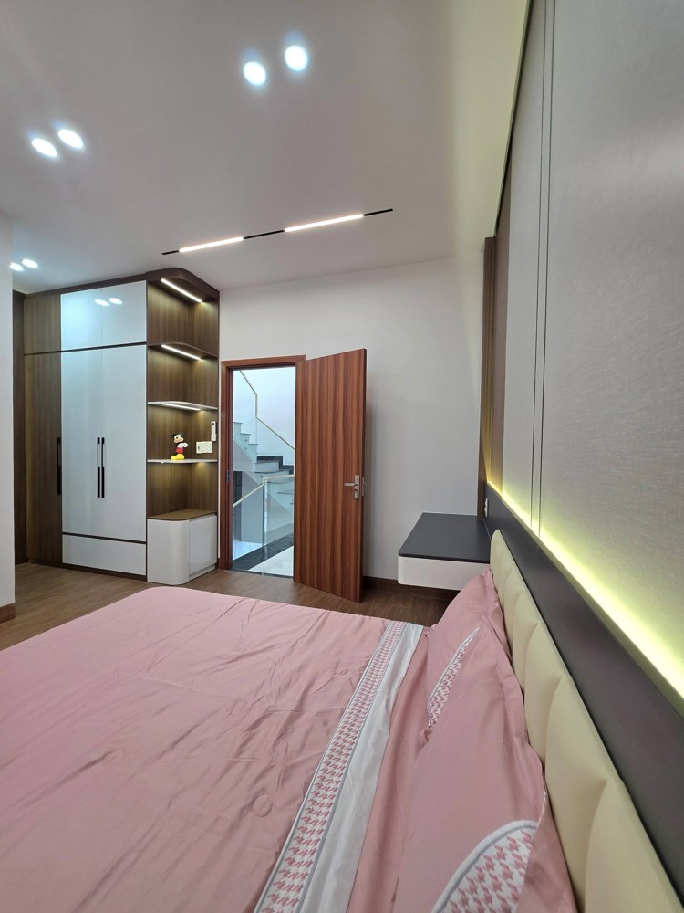 Nhà Full Nội Thất Xịn - Ô Tô Ngủ Trong Nhà - Kiệt Âu Cơ