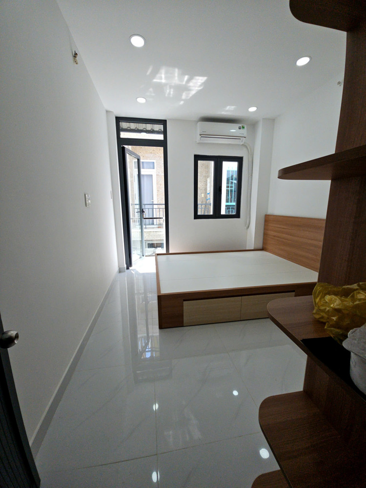 Bán Nhà Ngay Sát Mặt Tiền Trung Tâm Q4 Cạnh Q1 Q2 Tiện Kinh Doanh Và Ở Xây Đúc Bê Tông 4 Tấm