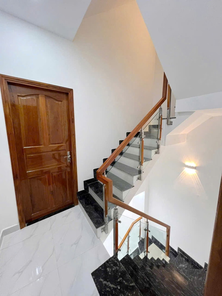 Nhà 2Lầu/st Âu Dương Lân P3q8 P.chánh Hưng