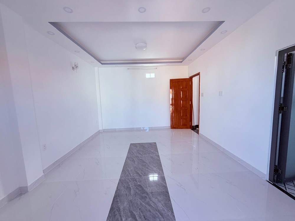 9T99 – Đặng Văn Ngữ 6X6 - Nhà Mới 5 Tầng – Hẻm Xe Hơi Thông